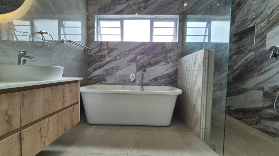 4 Bedroom Property for Sale in Country Club Western Cape